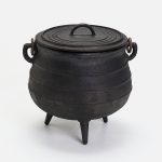 Caldero de fundición con tapa
